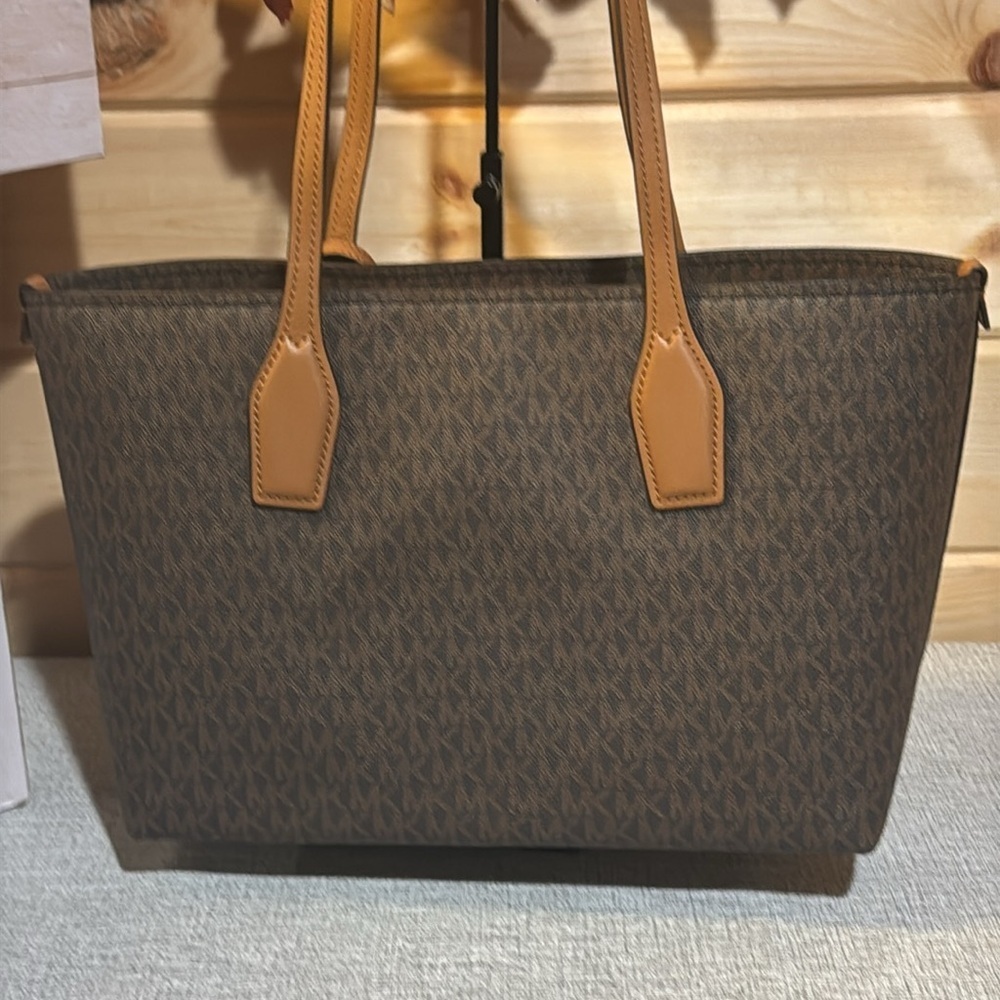 Michael Kors Charlie Logo Tote Brown Acorn Medium NWT - Picture 10 of 16